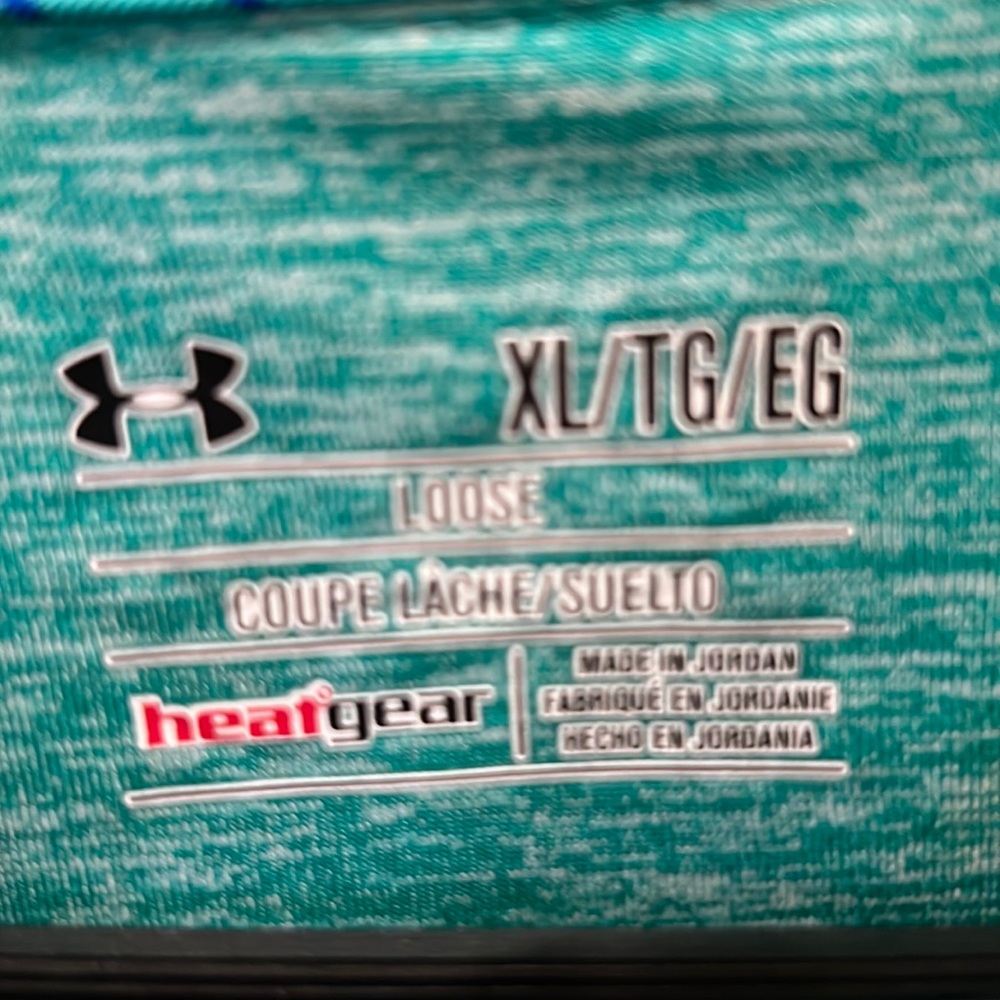 XL Under Armour Heat Gear mens collared shirt